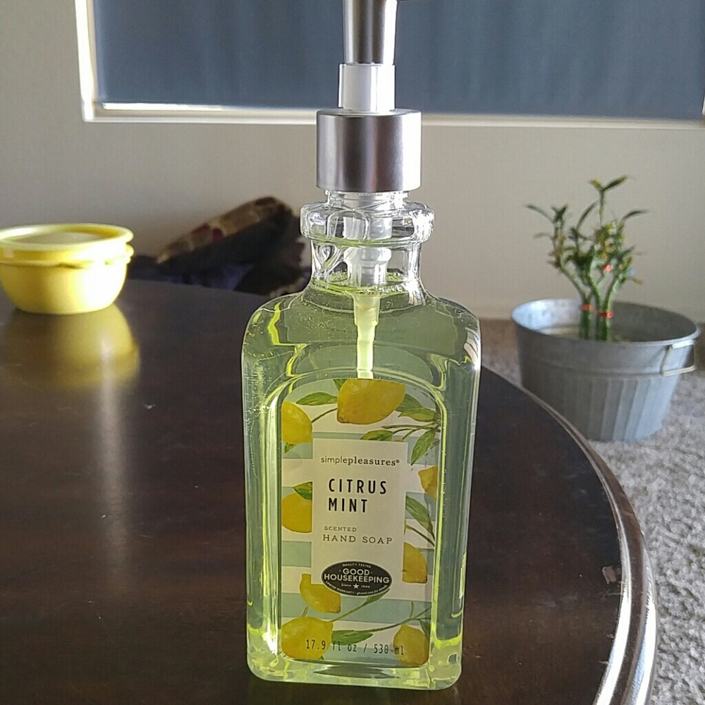 Juicy couture & simple pleasures - Picture 3 of 5